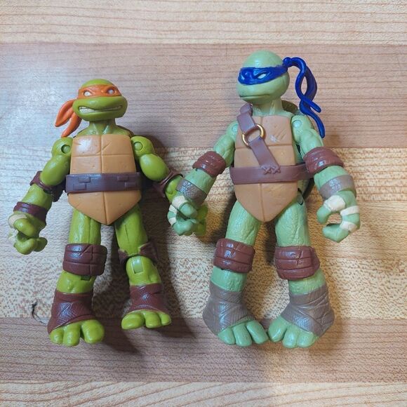 Teenage Mutant Ninja Turtles Pizza Thrower Bike + 4 Turtles - Picture 10 of 16